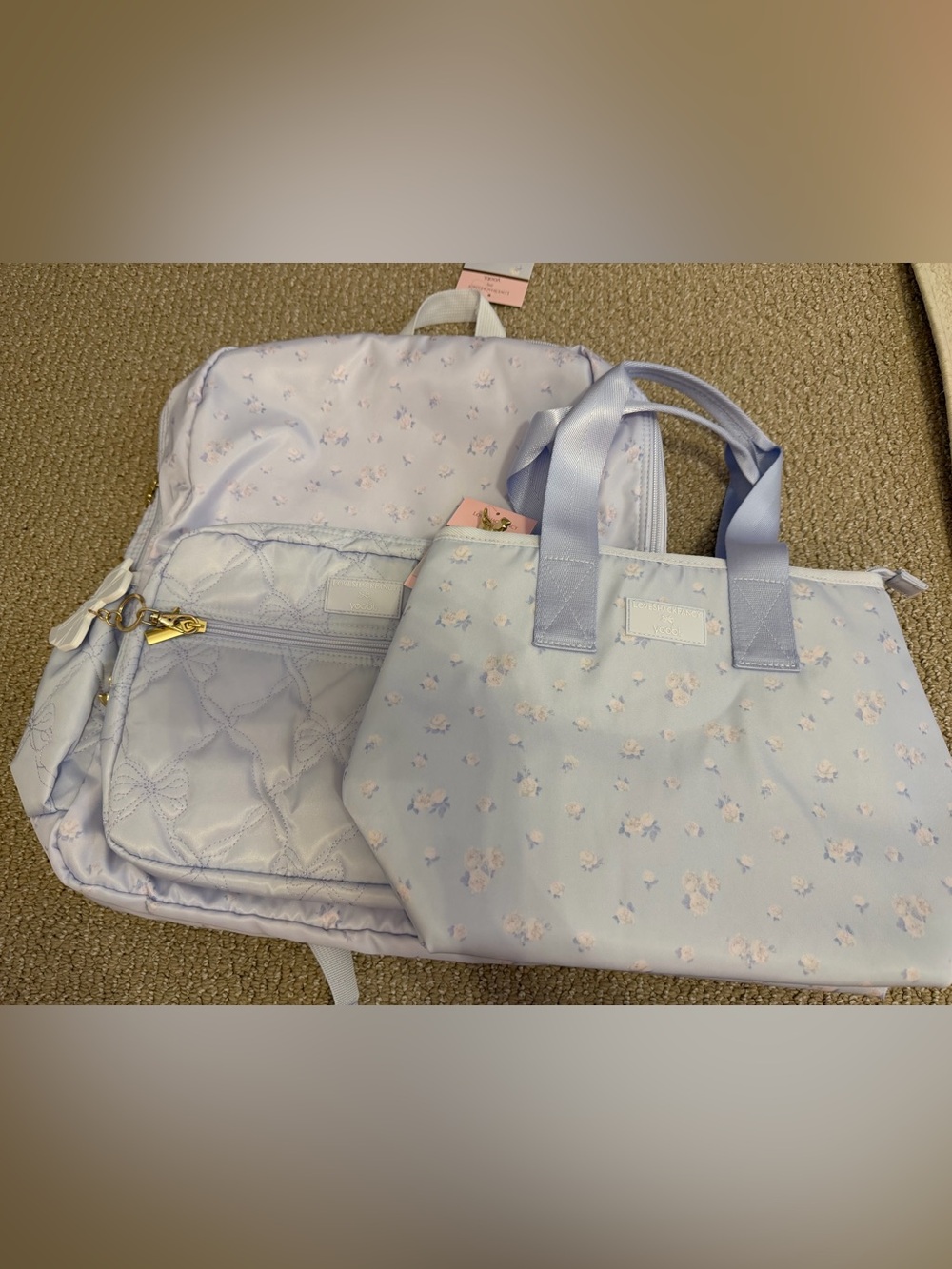 LoveShackFancy x Target
Everblooming Rosettes Ditsy Backpack Lunch Tote Blue
